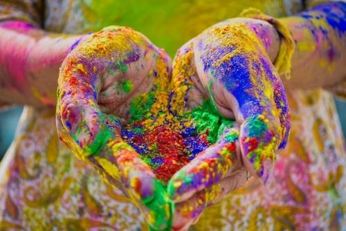 how to celebrate holi festival