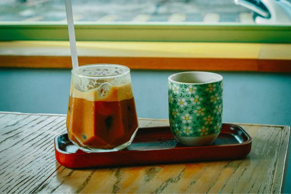 Iced Chai Latte vs Hot Chai: Which One Should You Drink?